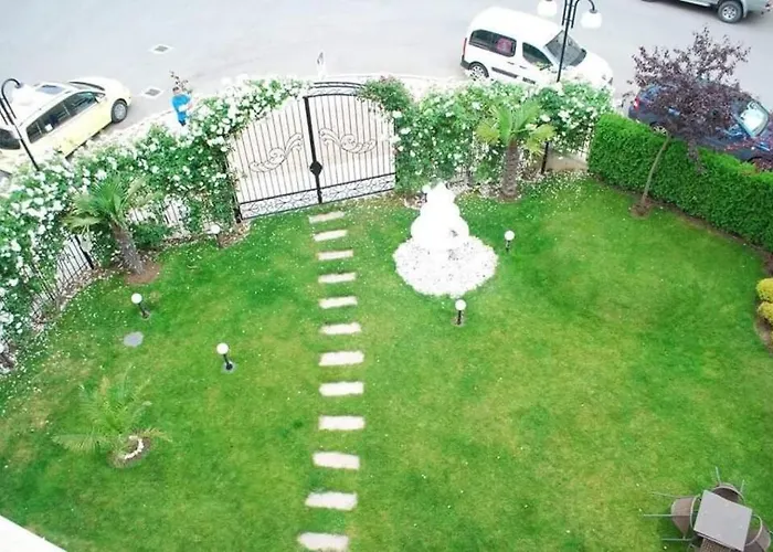 Plush, 1 Bed Apt, Dawn Park D Apartman *